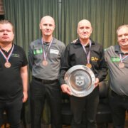 Albert-Kooistra-met-schaal-op-het-podium-met-Jordy-de-Kruijf-Menno-de-Vries-en-Peter-Heerkens-NK-Hoofdklasse©Paul-Brekelmans